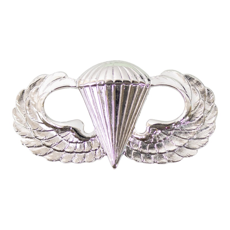 Badge: Parachutist – regulation size
